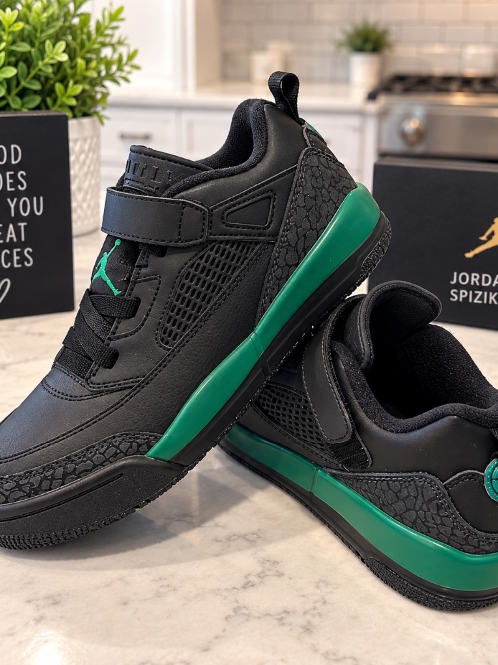 Jordan Spizike Low Boys Size 3Y Black Anthracite Sneakers NEW